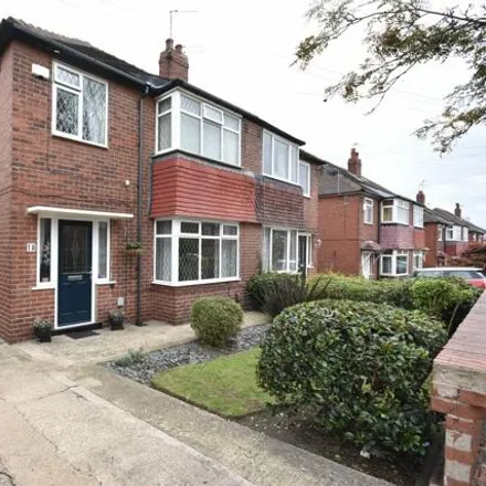 Buy this 3 bed duplex on Manston Grove in Austhorpe, LS15 8QY