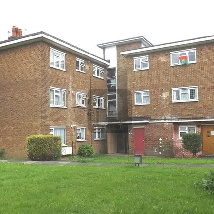 Rent this 3 bed apartment on Pipers Green in London, NW9 8UH