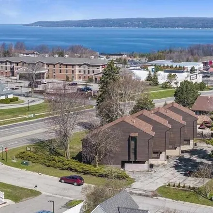 Buy this 2 bed condo on 686 Lawrence Street in Petoskey, MI 49770