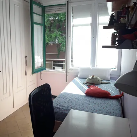 Rent this 4 bed room on Carrer de Guillem Tell in 08001 Barcelona, Spain