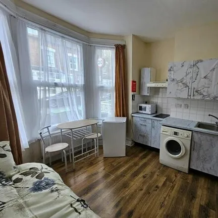 Image 2 - 27 Eade Road, London, N4 1DJ, United Kingdom - Apartment for rent