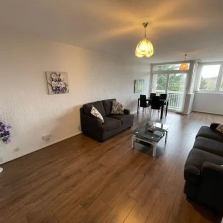 Rent this 2 bed apartment on Leamington Road in Coventry, CV3 6JD
