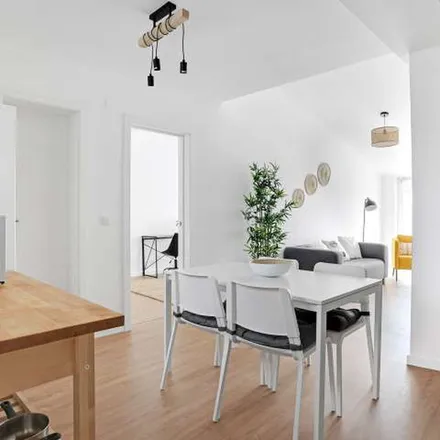 Rent this 2 bed apartment on Barca d' Alva in Largo da República, 2800-043 Almada