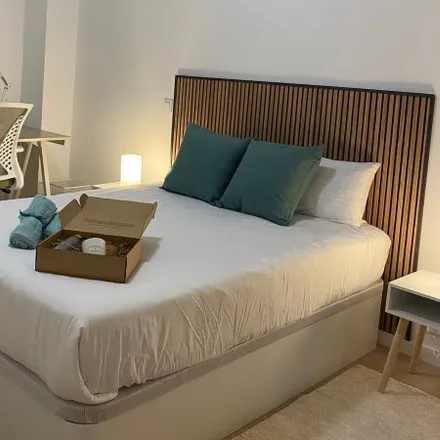 Rent this 3 bed room on Carrer de Còrsega in 498, 08037 Barcelona