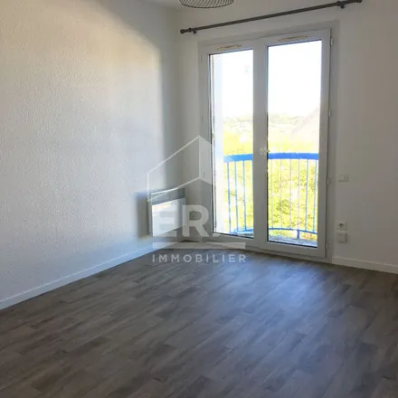 Image 4 - 63 Rue Saint Cyrice, 12000 Rodez, France - Apartment for rent