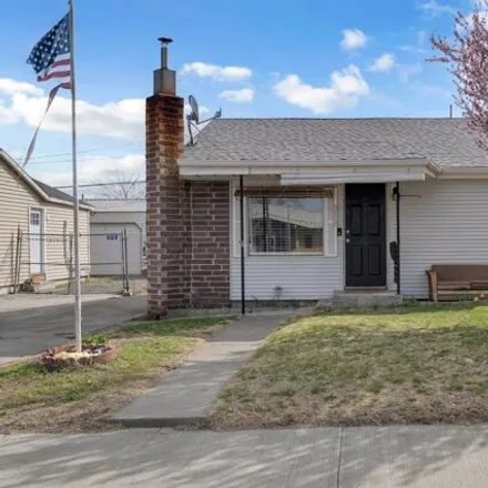 Buy this 3 bed house on Marcus Whitman Elementary School in Jewett Street, Richland