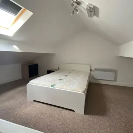 Rent this 1 bed townhouse on Chapeltown Road in Leeds, LS7 4RF