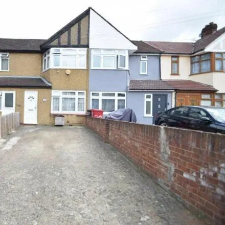 Buy this 3 bed townhouse on Waterbeach Road in Slough, SL1 3JS