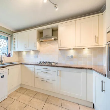 Image 2 - Stevenson Drive, Binfield, RG42 5TD, United Kingdom - Townhouse for sale