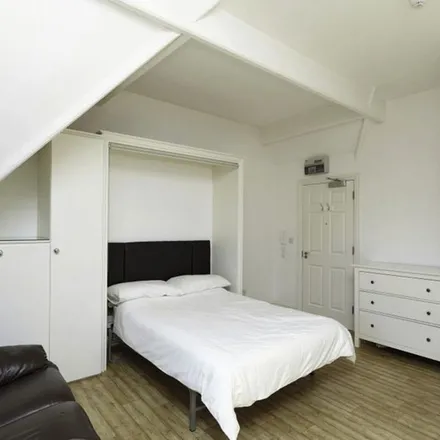 Image 6 - 56, 58 Stanmore Road, Harborne, B16 9TB, United Kingdom - Apartment for rent