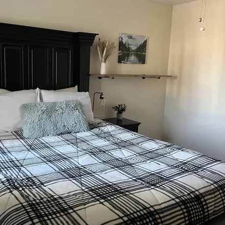 Rent this 3 bed condo on Scottsdale