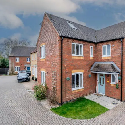 Buy this 6 bed house on Stoneleigh Court in Milton Keynes, MK4 4BN