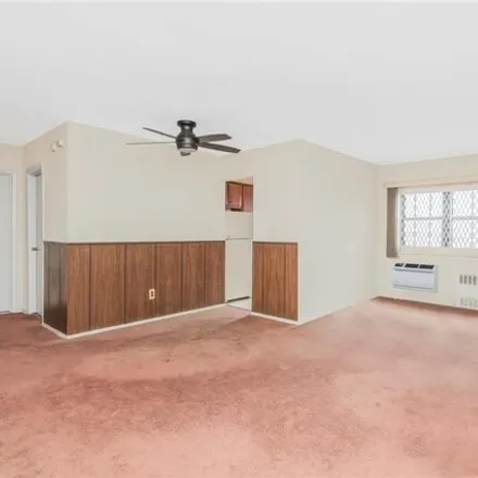 Image 7 - 1118 Yonkers Avenue, Dunwoodie Heights, City of Yonkers, NY 10704, USA - Apartment for sale