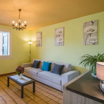 Rent this 1 bed apartment on 12620 Castelnau-Pégayrols