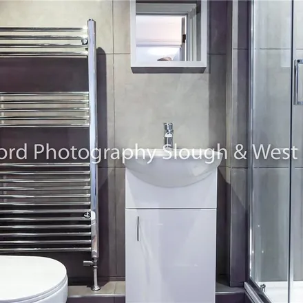 Image 4 - 2 Broomfield, Guildford, GU2 8LH, United Kingdom - Apartment for rent