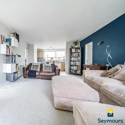 Image 2 - Ennismore Avenue, Guildford, GU1 1SP, United Kingdom - Apartment for sale