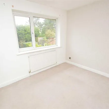 Image 2 - Treen Close, Macclesfield, SK10 3PT, United Kingdom - Apartment for rent