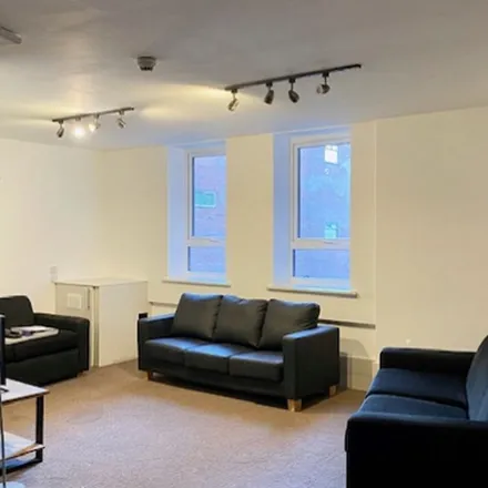 Image 5 - 92-98 Queen Street, Cathedral, Sheffield, S1 1WR, United Kingdom - Apartment for rent