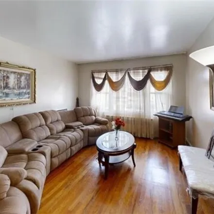 Image 2 - 26 Duryea Avenue, City of Mount Vernon, NY 10550, USA - House for sale
