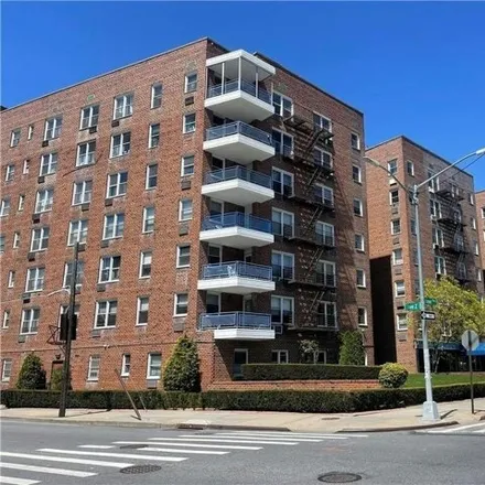 Image 1 - The Wedgewood, 2580 Ocean Parkway, New York, NY 11223, USA - Apartment for sale
