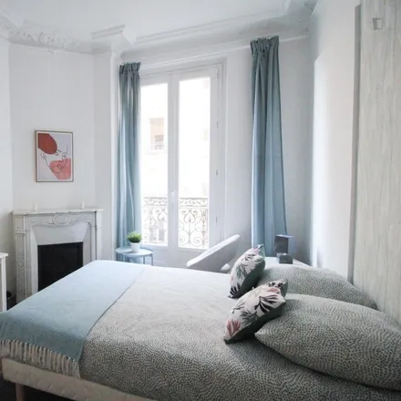 Rent this 3 bed room on 4 Rue Jean François Lépine in 75018 Paris, France