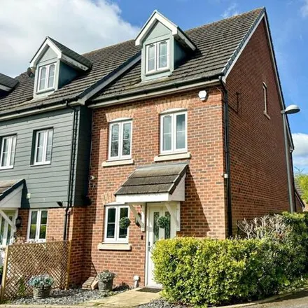 Image 1 - Saffron Crescent, Sawbridgeworth, CM21 9FE, United Kingdom - Townhouse for sale
