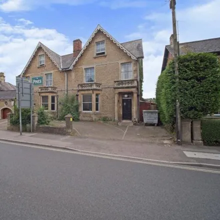 Buy this 26 bed house on 81-82 Marshfield Road in Chippenham, SN15 1JR