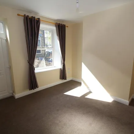 Image 2 - Rhodes Terrace, Barnsley, S70 1TX, United Kingdom - Townhouse for rent