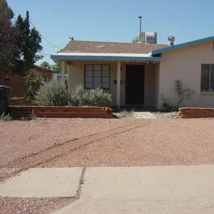 Rent this 5 bed house on 1236 East Waverly Street in Tucson, AZ 85724