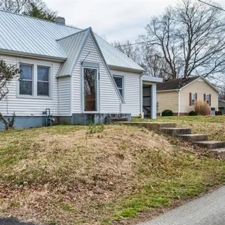 Buy this 3 bed house on 398 Wilson Avenue in Auburn, Logan County