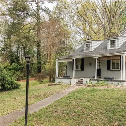 Image 2 - 2121 Dolin Street, Hopewell, VA 23860, USA - House for sale