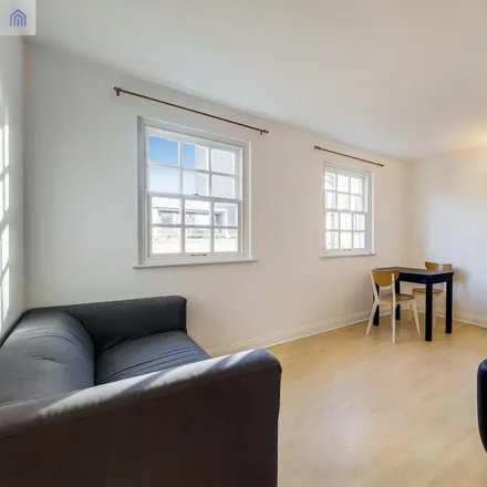 Rent this 2 bed apartment on 20-36 Cleveland Way in London, E1 4XH