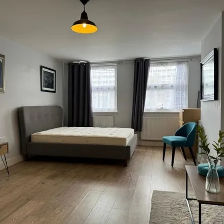 Image 2 - 98 Clova Road, London, E7 9JJ, United Kingdom - Apartment for rent