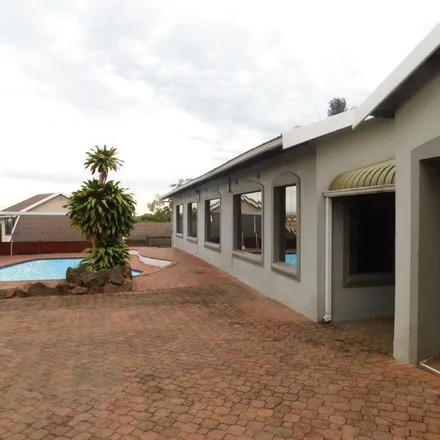 Image 2 - 7th Avenue, Southdene, Merafong City Local Municipality, South Africa - Apartment for rent