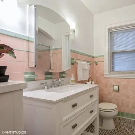 Image 7 - 6038 North Washtenaw Avenue, Chicago, IL 60645, USA - Condo for rent