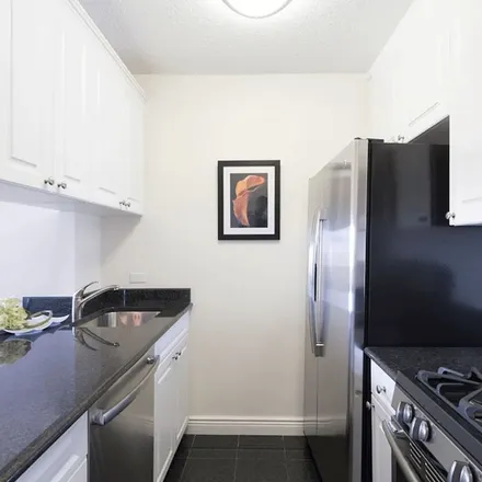Rent this 2 bed apartment on 96th Street in East 96th Street, New York