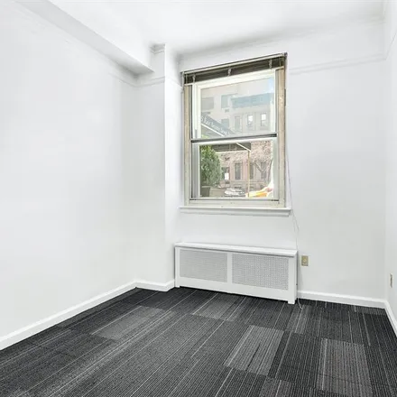 Image 7 - 215 EAST 72ND STREET OFFICE/W in New York - Townhouse for sale