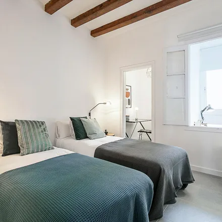 Image 2 - Carrer de Girona, 102, 08009 Barcelona, Spain - Apartment for rent