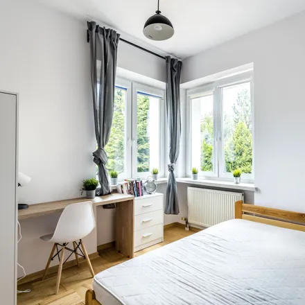 Rent this 5 bed room on Nowoursynowska 147 in 02-776 Warsaw, Poland