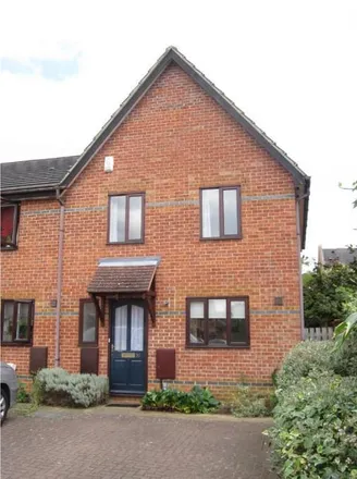Rent this 4 bed townhouse on Our Lady's Roman Catholic Primary School in Oxford Road, Oxford