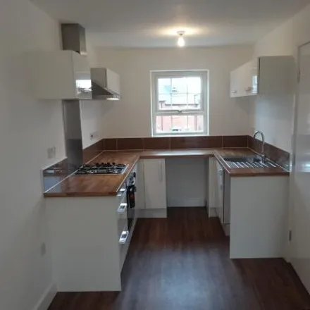 Image 2 - Fay Crescent, Sheffield, S9 3DJ, United Kingdom - Townhouse for rent