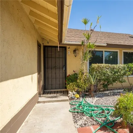 Image 4 - 255 South Lassen Avenue, San Bernardino, CA 92410, USA - House for sale