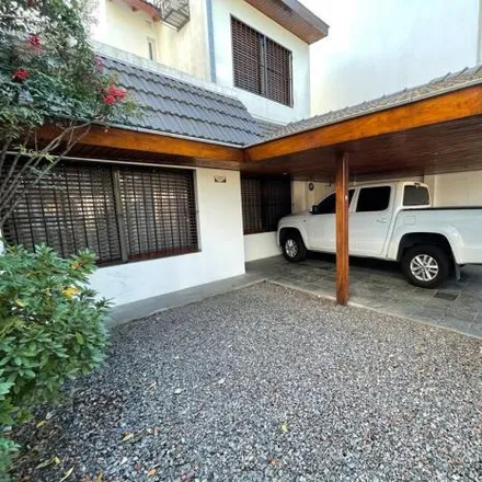 Buy this 3 bed house on Ituzaingó 5545 in Carapachay, Vicente López