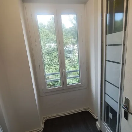 Rent this 3 bed apartment on 10 Rue Carnot in 29600 Morlaix, France