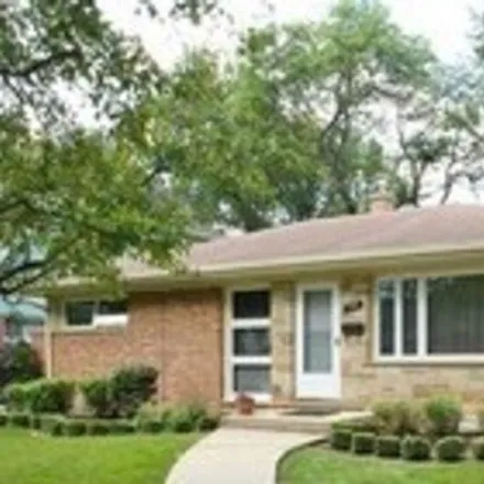 Rent this 3 bed house on 1016 Dell Road in Northbrook, IL 60062