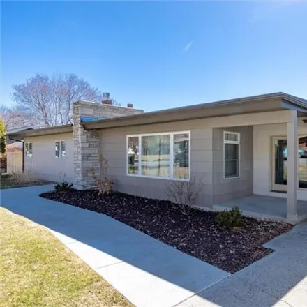 Buy this 5 bed house on 1476 Cascade Avenue in Billings, MT 59102