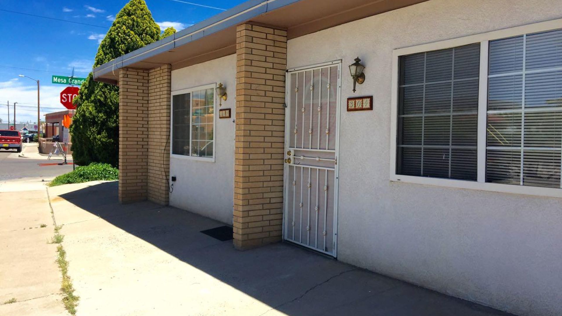 Duplex at 304 Graceland Drive Southeast, Albuquerque, NM 87108, USA