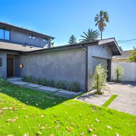 Buy this 4 bed house on 5814 Mammoth Avenue in Los Angeles, CA 91401