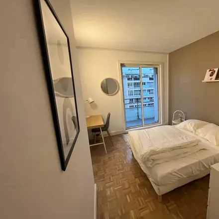 Rent this 5 bed room on 8 Rue de Rémusat in 75016 Paris, France