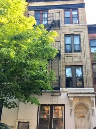 Buy this 18 bed house on 316 6th Street in New York, NY 11215